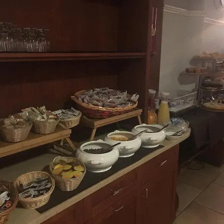 克拉瑞酒店 3* 克拉维埃